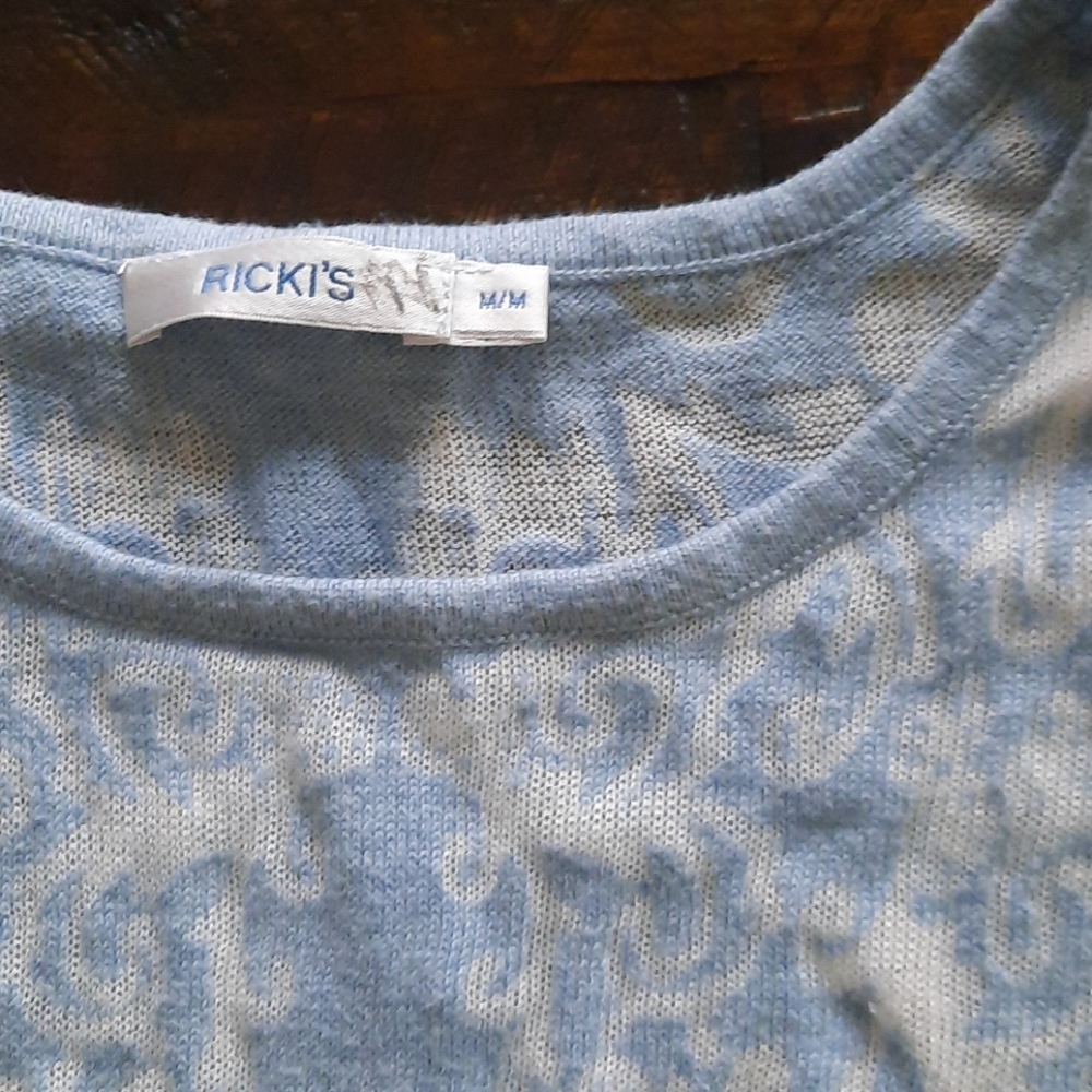 Sweater - Picture 2 of 9